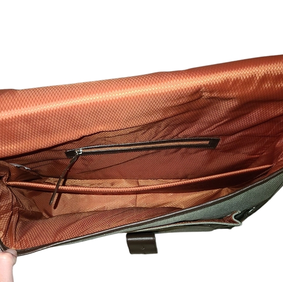 STM Russ Folisi NWT Green And Orange Laptop Messenger Bag Size XL - Picture 8 of 16